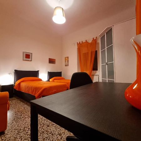ג'נובה Wow Home 2 - 175 Mq - Posteggio Privato - Davanti Porto Traghetti - Fino A 10 Posti Letto - Balcone מראה חיצוני תמונה