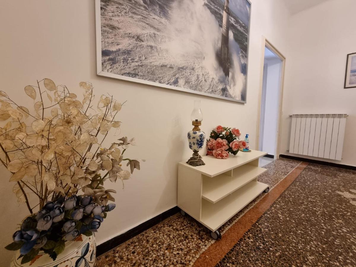 ג'נובה Wow Home 2 - 175 Mq - Posteggio Privato - Davanti Porto Traghetti - Fino A 10 Posti Letto - Balcone מראה חיצוני תמונה