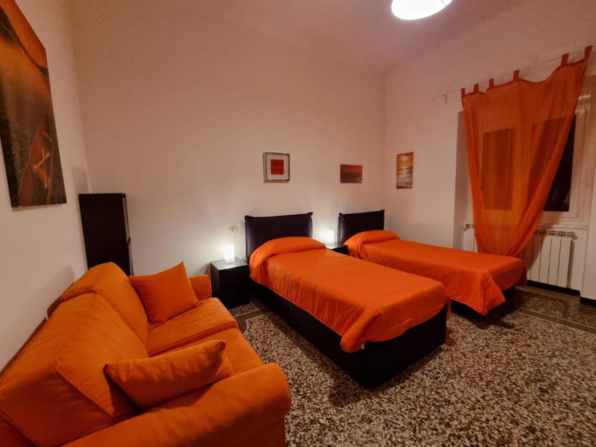 ג'נובה Wow Home 2 - 175 Mq - Posteggio Privato - Davanti Porto Traghetti - Fino A 10 Posti Letto - Balcone מראה חיצוני תמונה