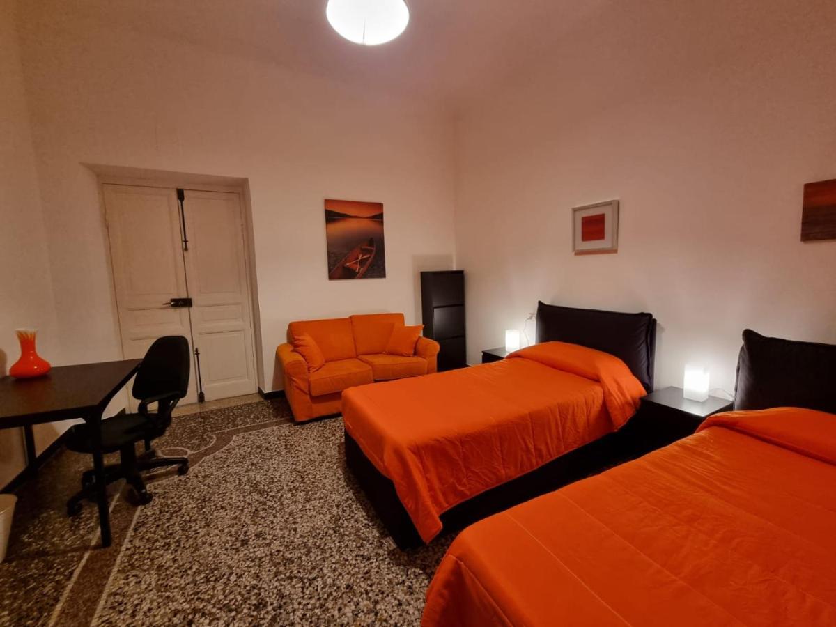 ג'נובה Wow Home 2 - 175 Mq - Posteggio Privato - Davanti Porto Traghetti - Fino A 10 Posti Letto - Balcone מראה חיצוני תמונה