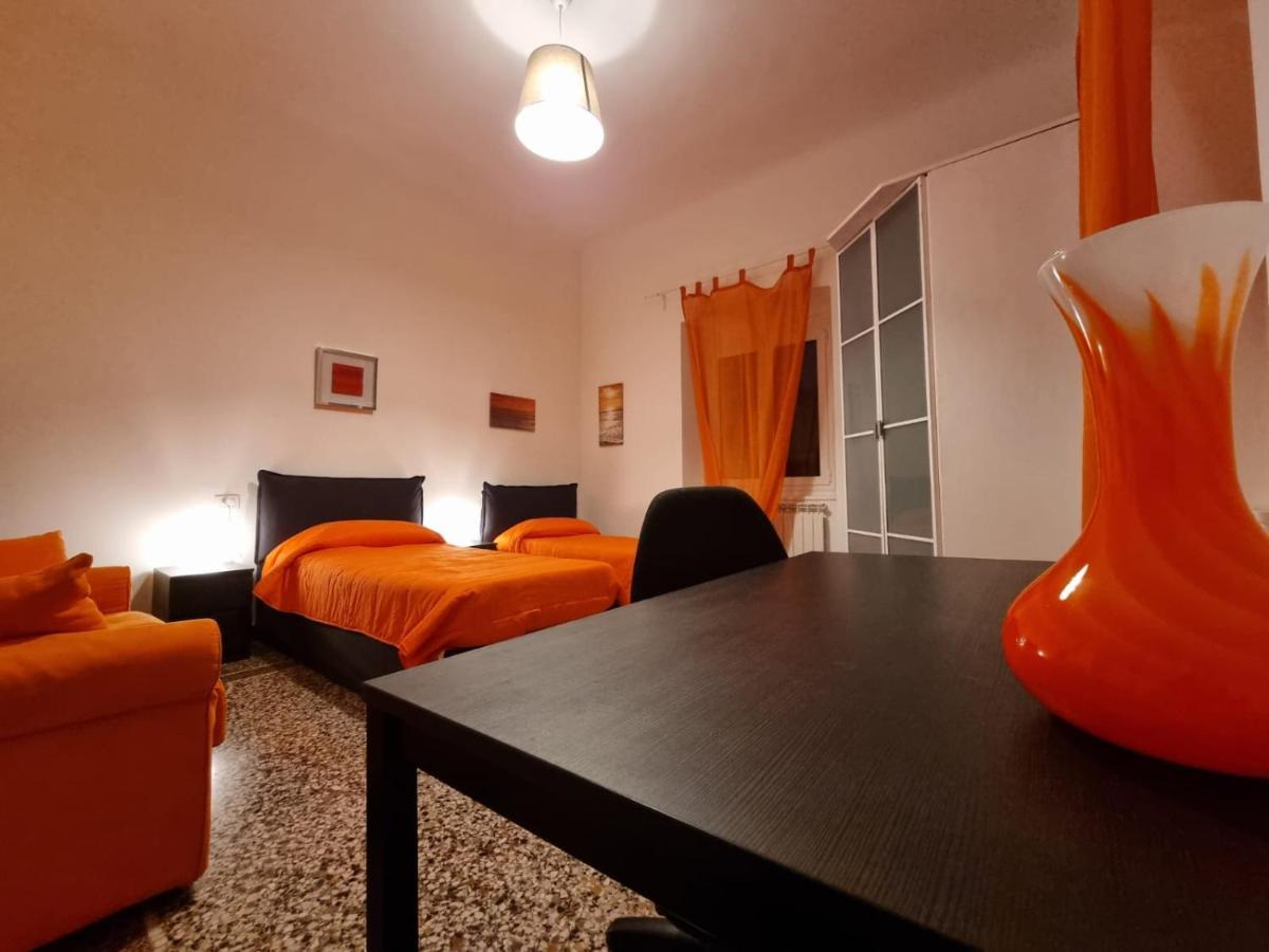 ג'נובה Wow Home 2 - 175 Mq - Posteggio Privato - Davanti Porto Traghetti - Fino A 10 Posti Letto - Balcone מראה חיצוני תמונה