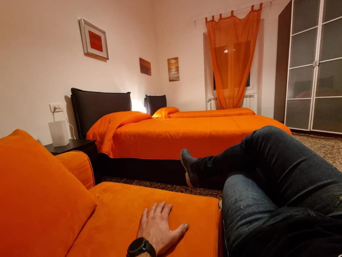 ג'נובה Wow Home 2 - 175 Mq - Posteggio Privato - Davanti Porto Traghetti - Fino A 10 Posti Letto - Balcone מראה חיצוני תמונה