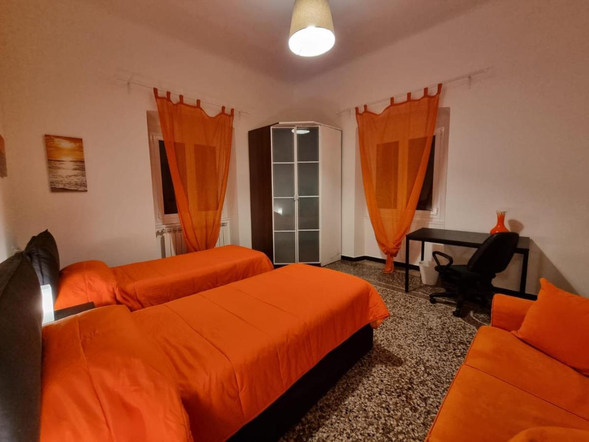 ג'נובה Wow Home 2 - 175 Mq - Posteggio Privato - Davanti Porto Traghetti - Fino A 10 Posti Letto - Balcone מראה חיצוני תמונה