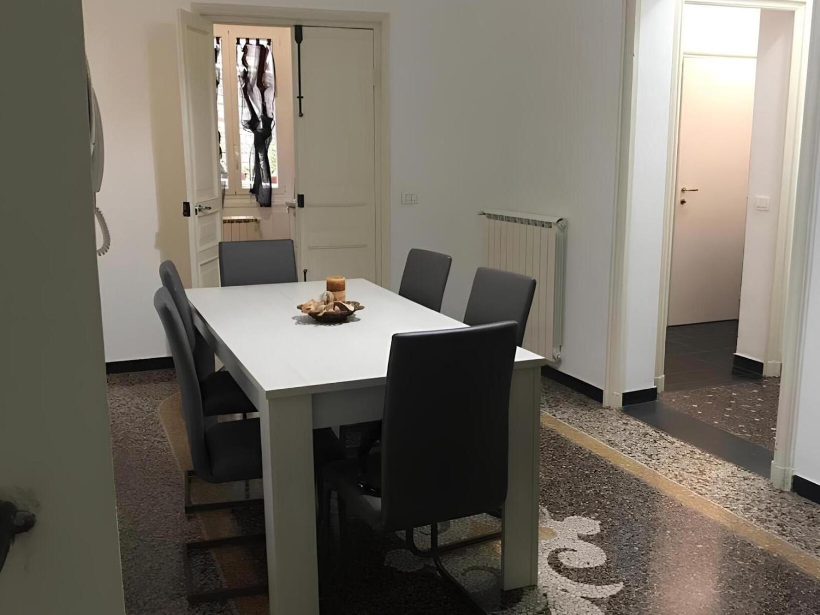 ג'נובה Wow Home 2 - 175 Mq - Posteggio Privato - Davanti Porto Traghetti - Fino A 10 Posti Letto - Balcone מראה חיצוני תמונה